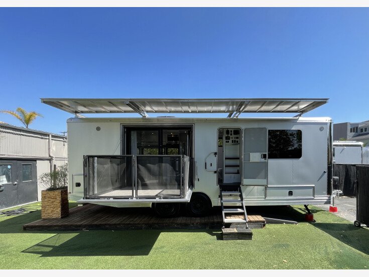Thumbnail Photo undefined for New 2020 Living Vehicle Max